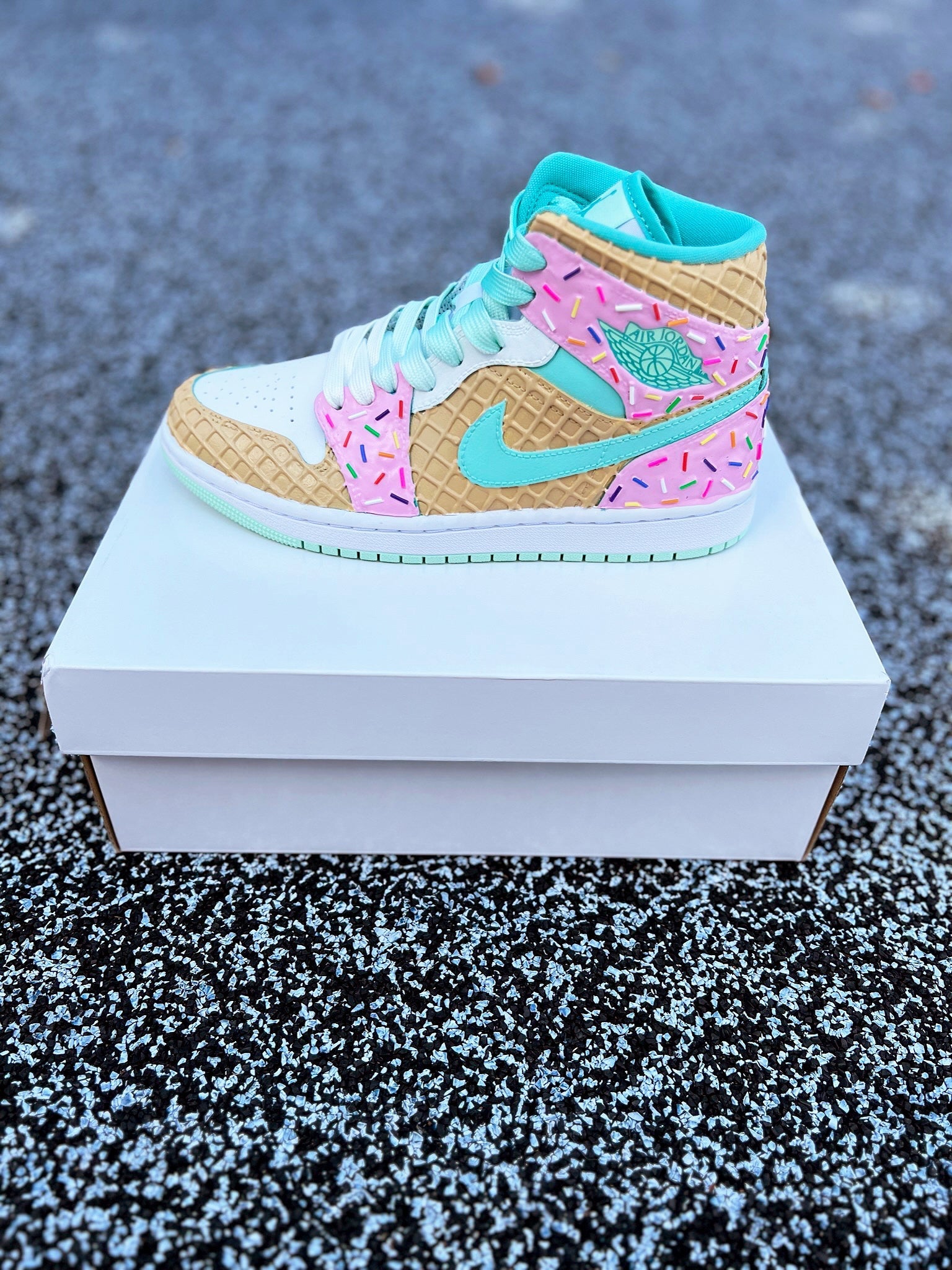 [Custom Strawberry Mint Ice Cream] Air Jordan 1 High Top Unisex Skateboarding Shoes Green/Pink