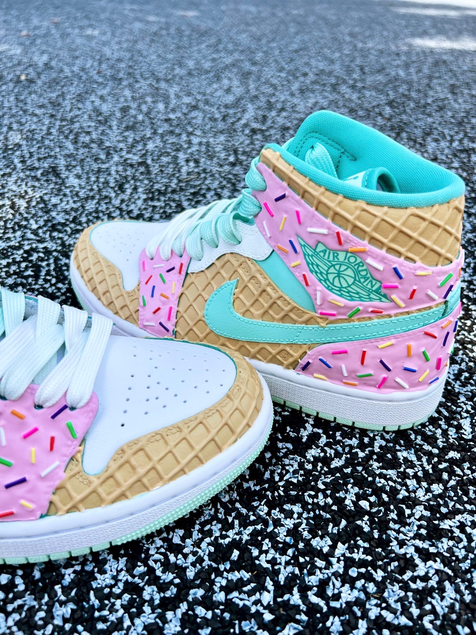 [Custom Strawberry Mint Ice Cream] Air Jordan 1 High Top Unisex Skateboarding Shoes Green/Pink