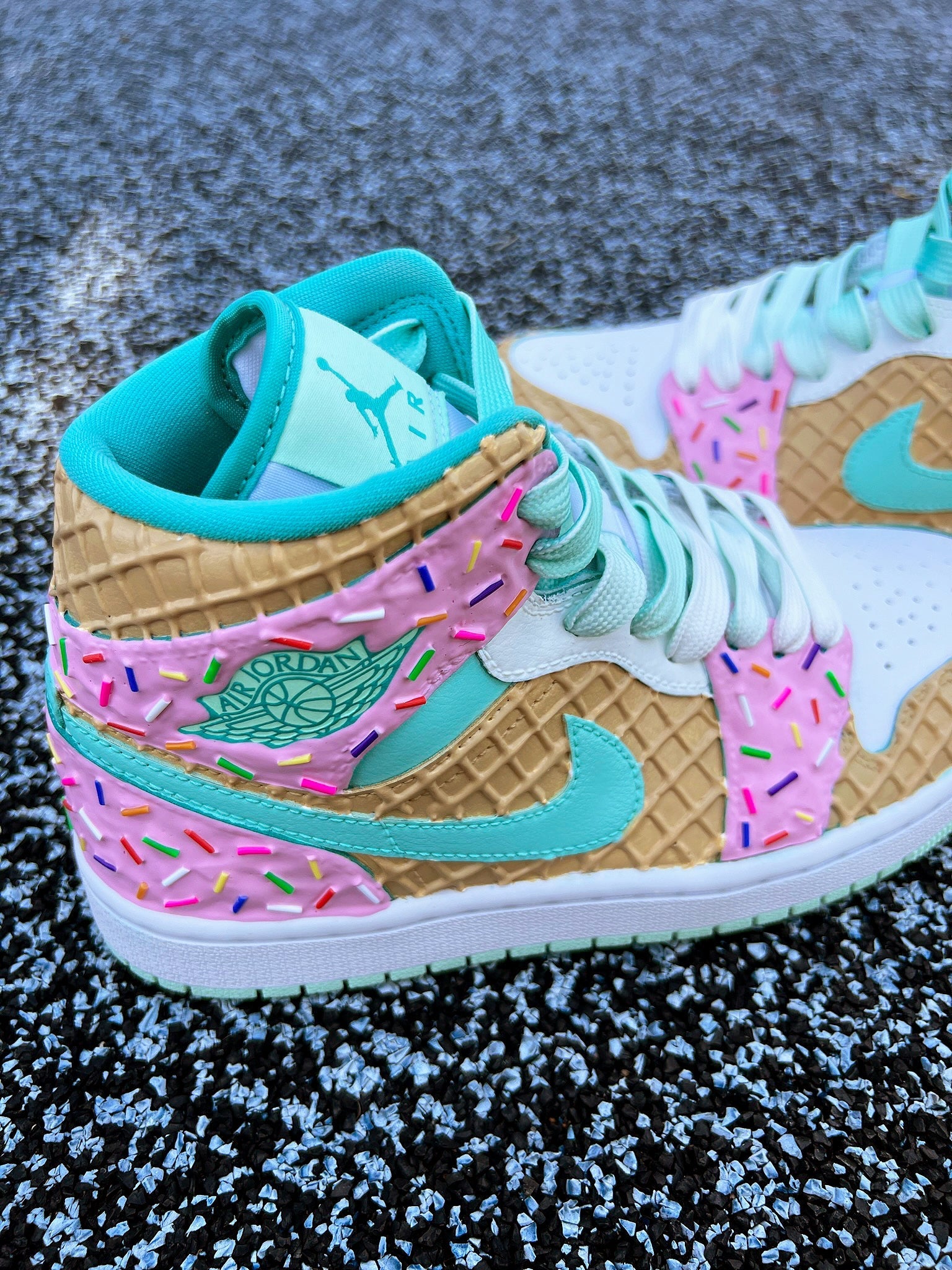 [Custom Strawberry Mint Ice Cream] Air Jordan 1 High Top Unisex Skateboarding Shoes Green/Pink