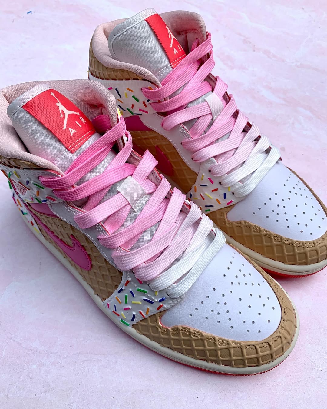 [Custom Strawberry Ice Cream] Air Jordan 1 High Top Unisex Skateboarding Shoes White/Pink