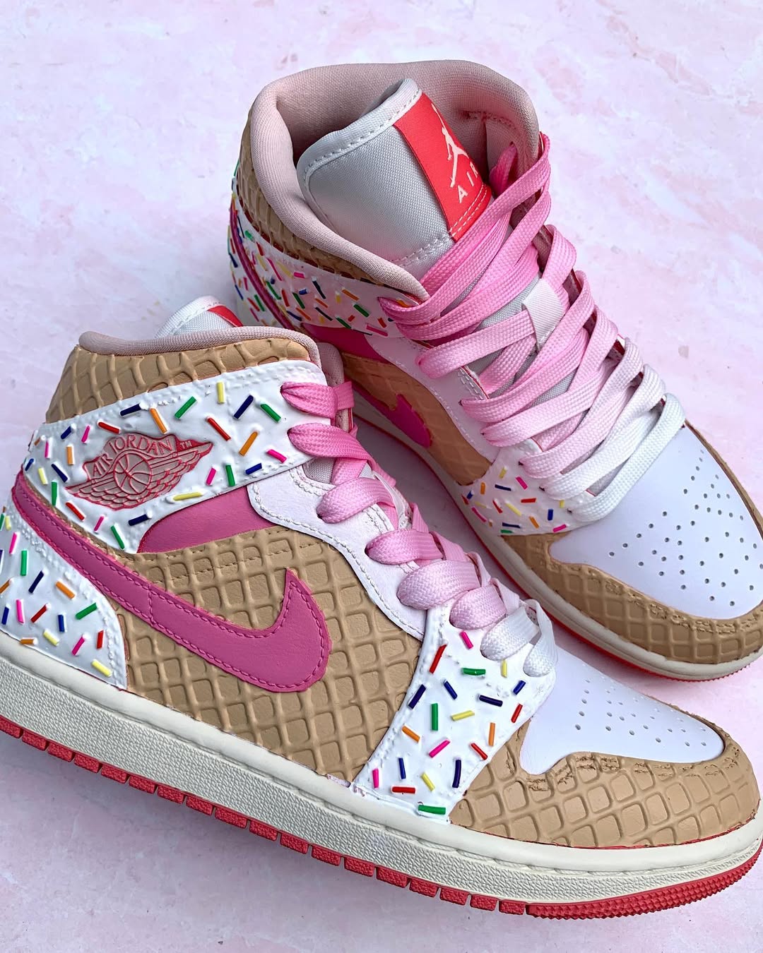 [Custom Strawberry Ice Cream] Air Jordan 1 High Top Unisex Skateboarding Shoes White/Pink