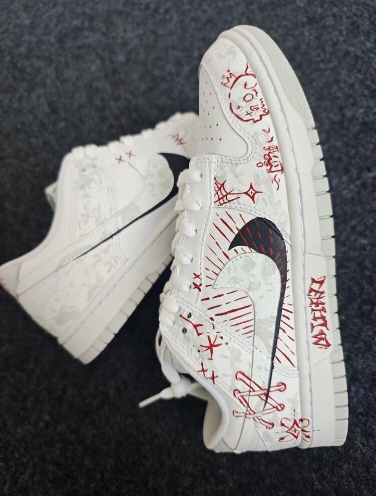 [Custom Eternal silent words]  Dunk Skateboarding Shoes Men Low-top Grey / Red