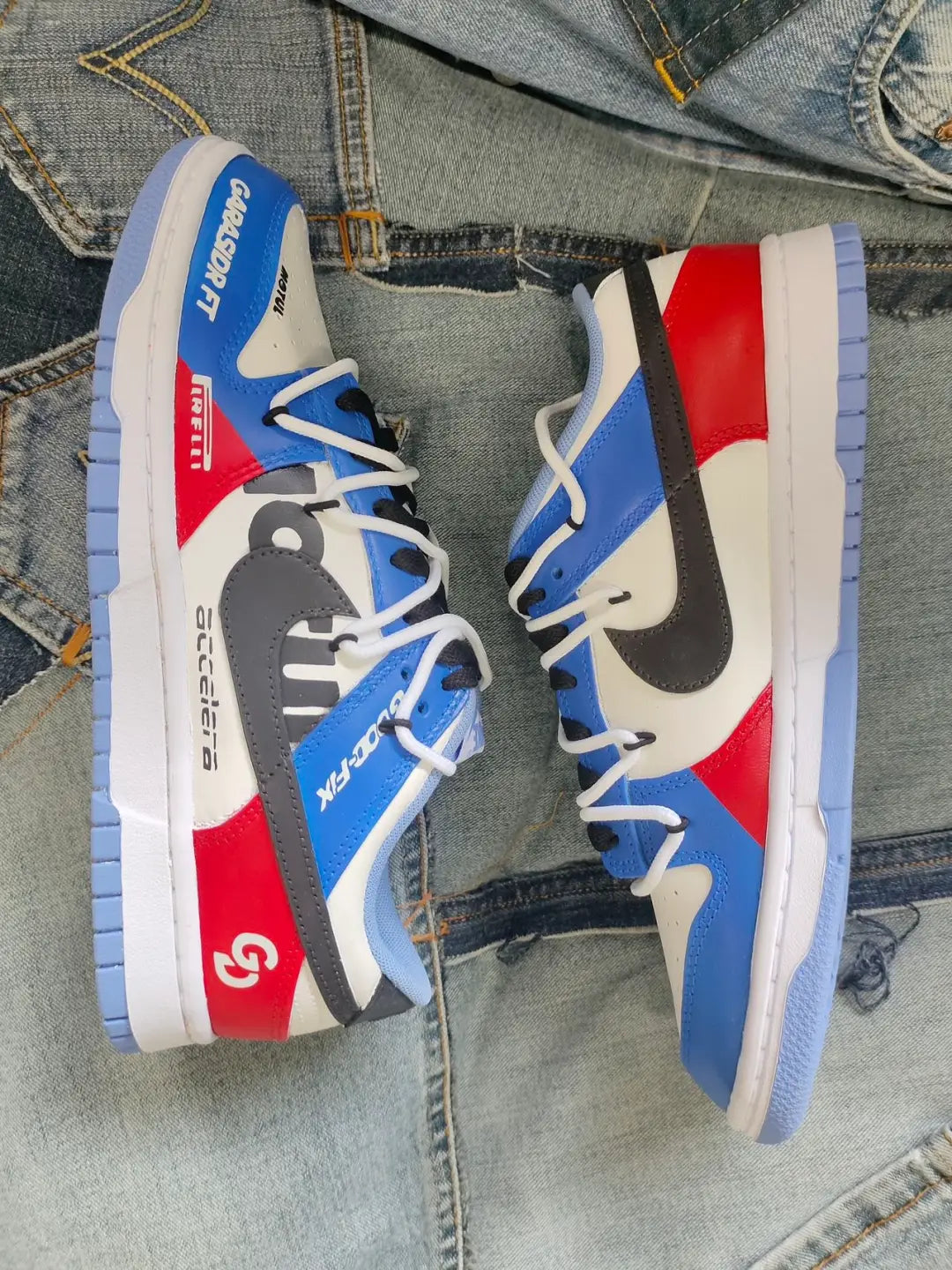 [Custom The cold winter is vast and clear]  Dunk Skateboarding Shoes Unisex Low-top White/Blue